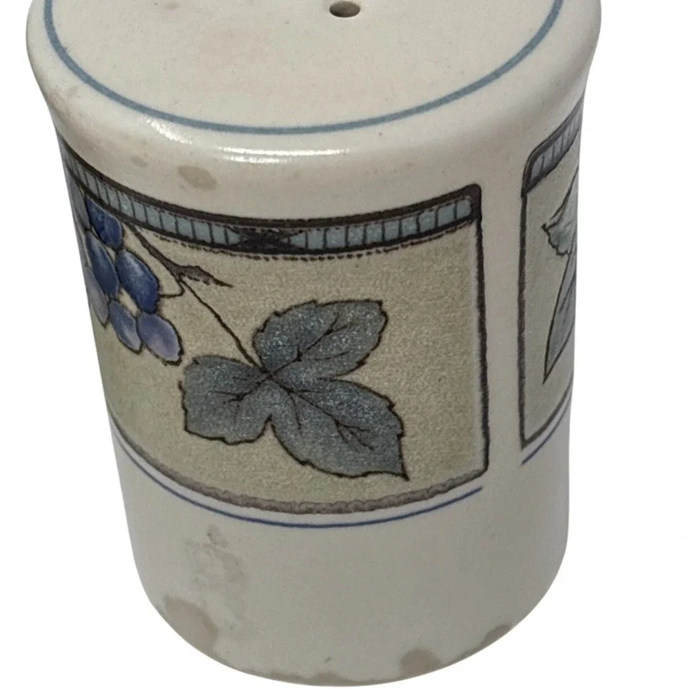 Vintage Fruit Motif Stoneware Salt and Pepper Shaker Set Grapes Peaches Malaysia